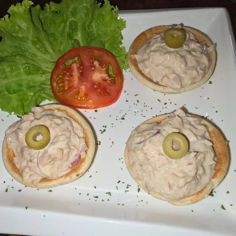 Tartaletas de atún y piña