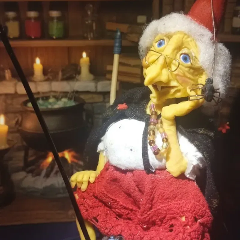 Bruja de cerámica fría