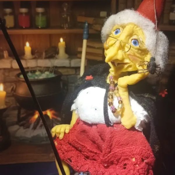 Bruja de cerámica fría