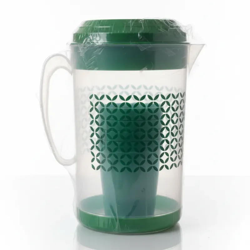 Jarra plástica con 4 vasos