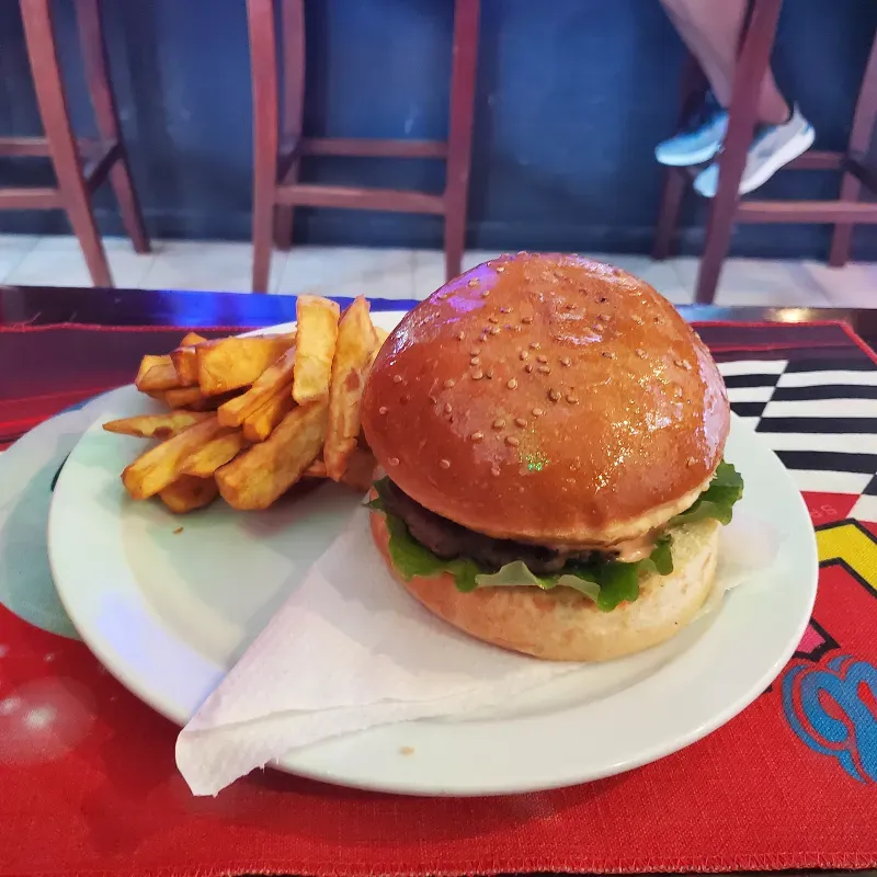 Hamburguesa con Jamón y Queso