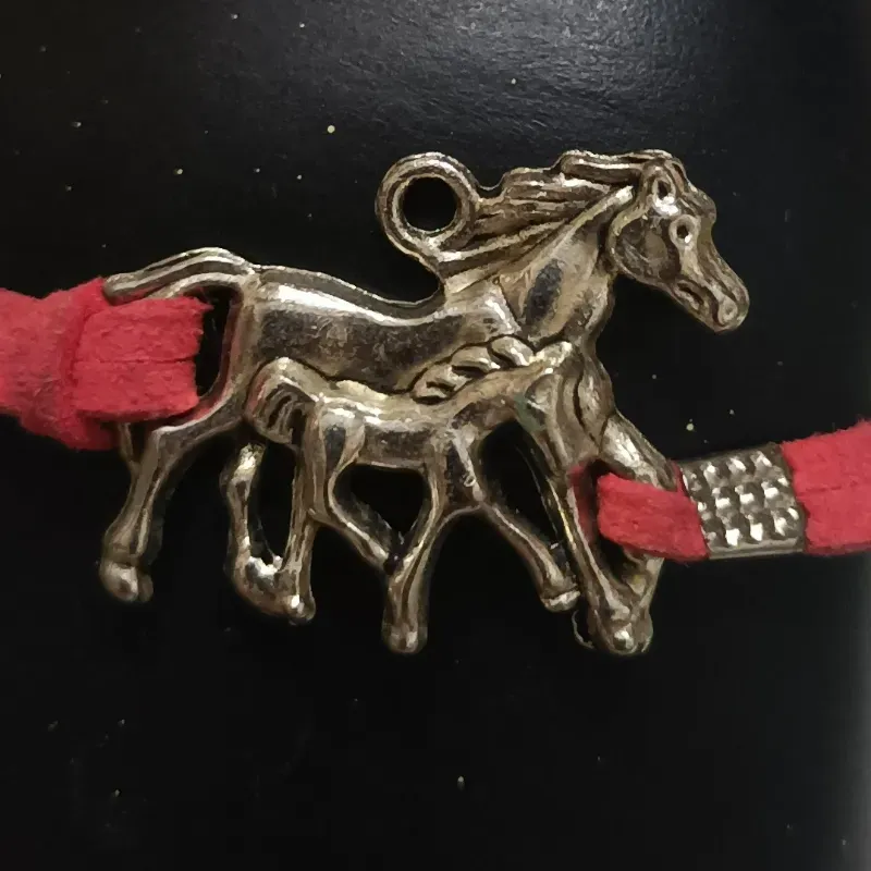 Pulsera Rosada con caballo
