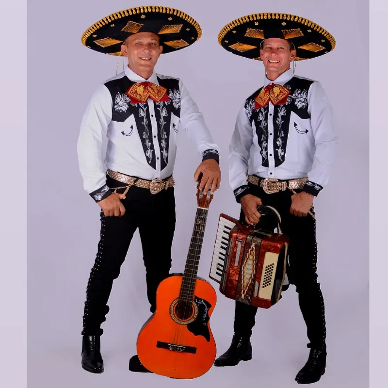 2️⃣ Mariachis ♥️