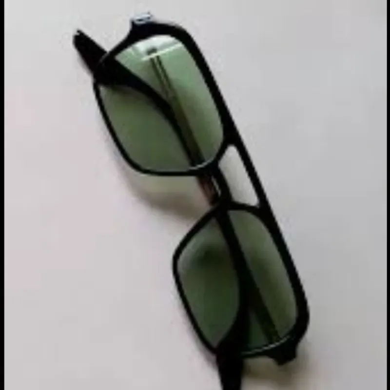 Gafas color verde claro