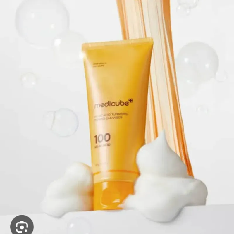 Gel Limpiador  Medicube Kojic Acid Turmeric Toning Cleanser  