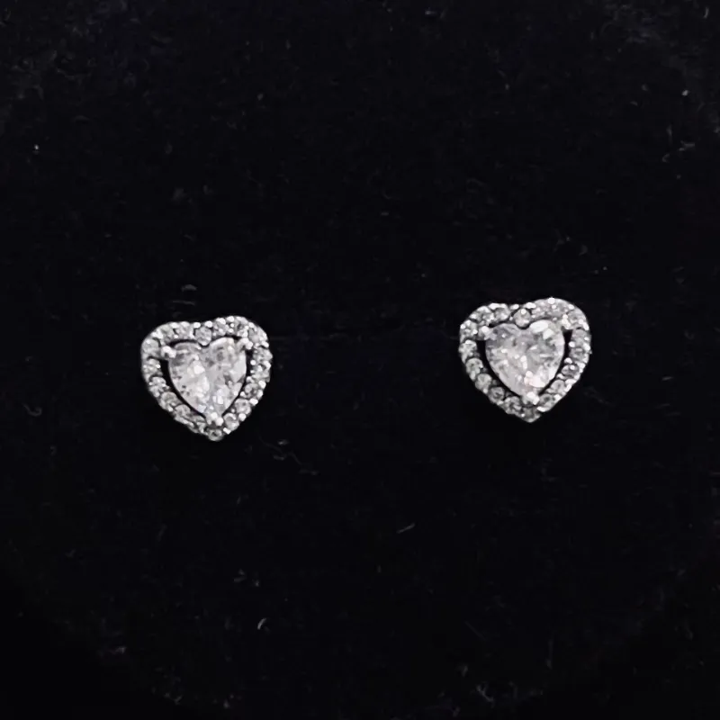 Aretes de Corazón de brillo blanco