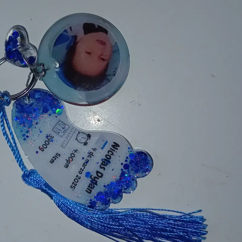 Llavero con datos de bebes