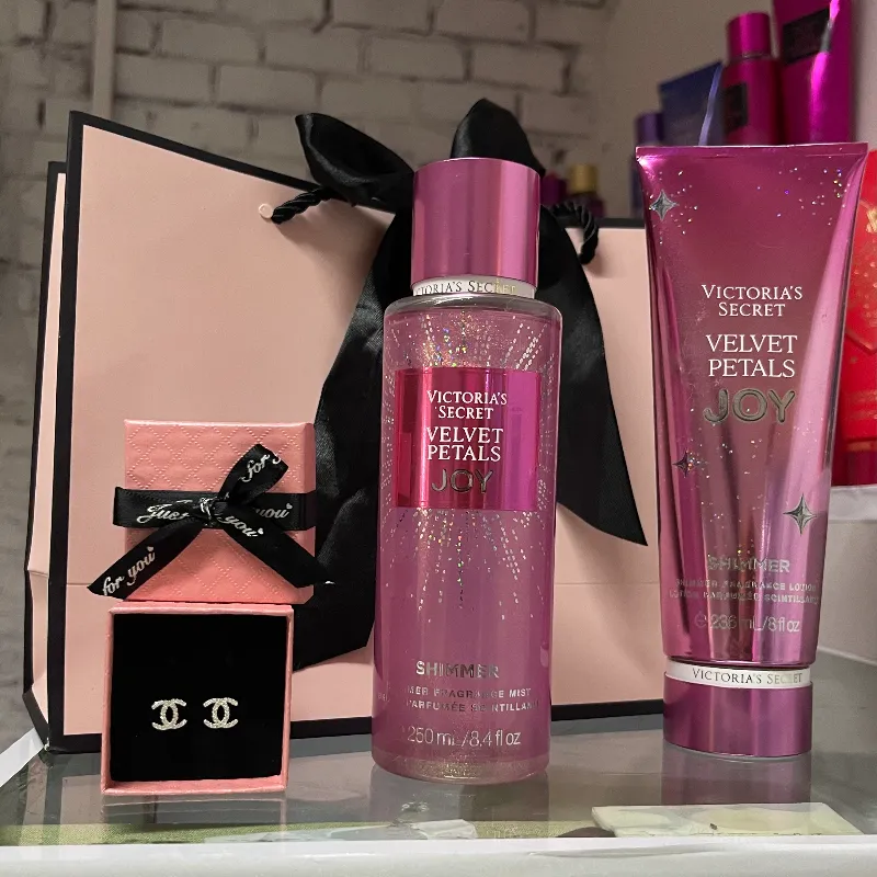 Set aretes Channel+Crema y Splash Victoria Secret