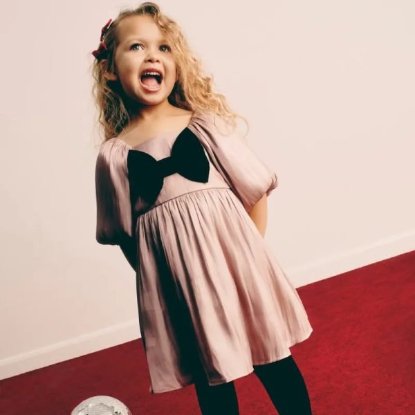 Bata rosa de niña