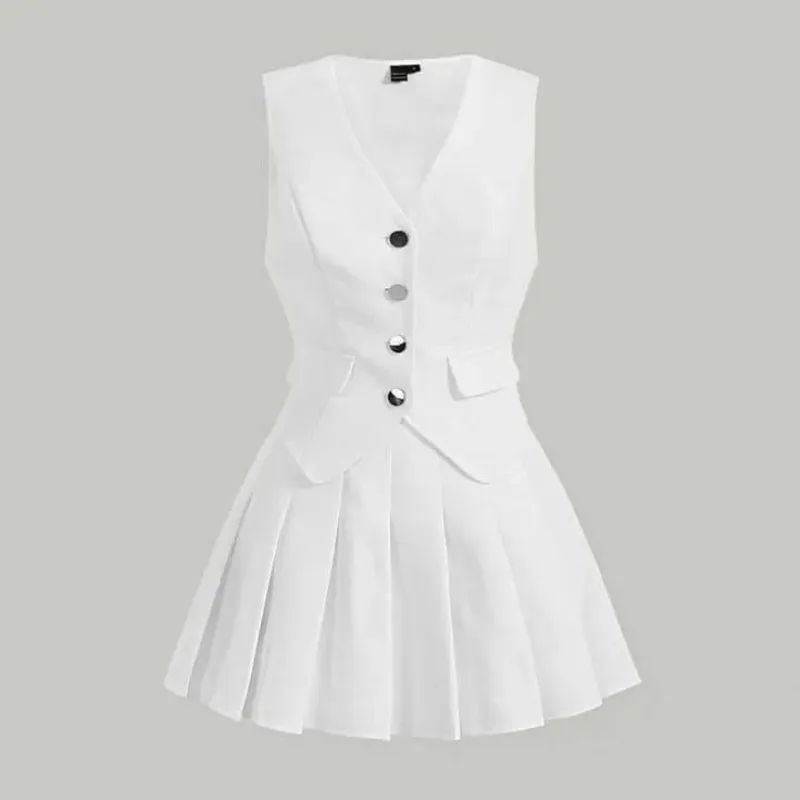 Conjunto chaleco y saya corta