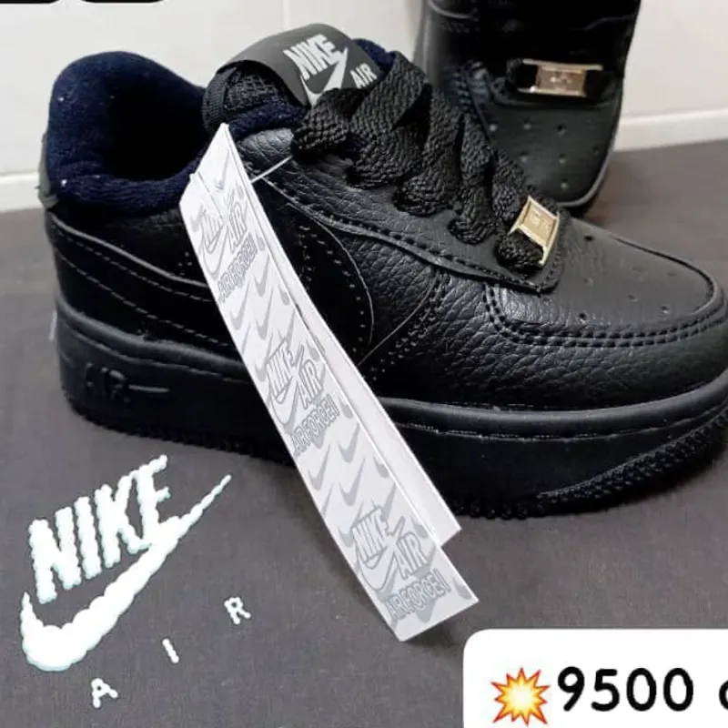 NIKE AIR FORCE NEGRO 