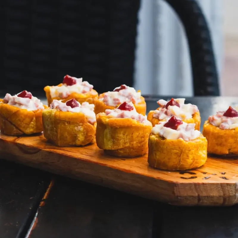 Tostones Rellenos de Jamón y Queso