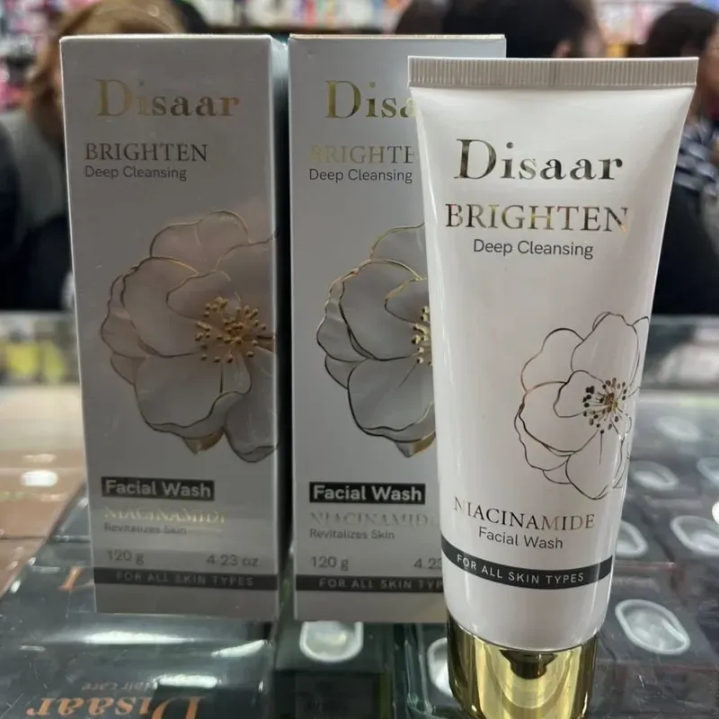 Disaar – Limpiador facial Brighten de niacinamida