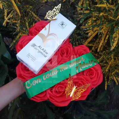 Corazon de 15 rosas + perfume