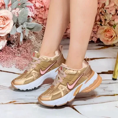 Zapatillas Nike doradas