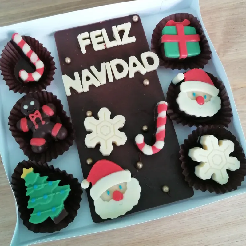Tableta y bombones navideños
