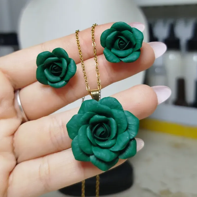 ✨Juego de collar y aretes verde Esmeralda Sunshine (Especial)✨