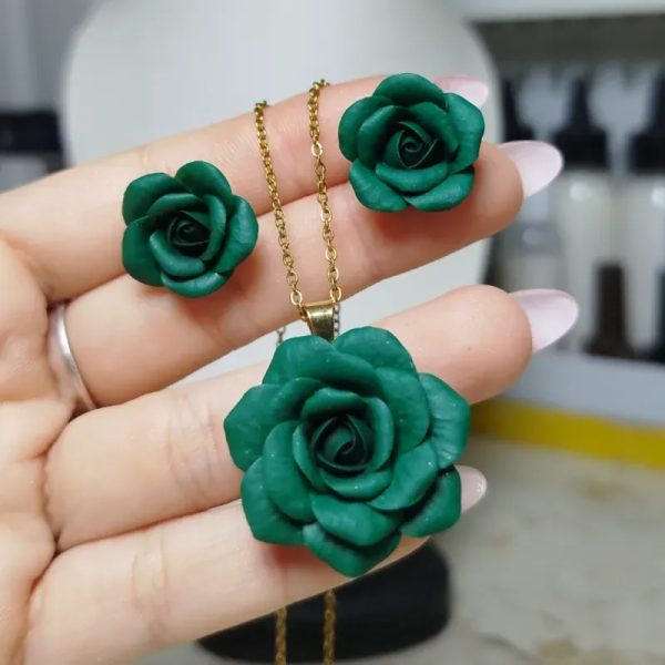 ✨Juego de collar y aretes verde Esmeralda Sunshine (Especial)✨