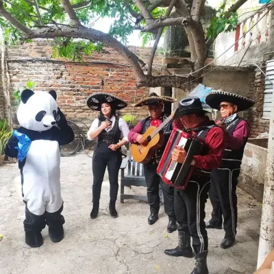 Mariachis con Luxury Balloons