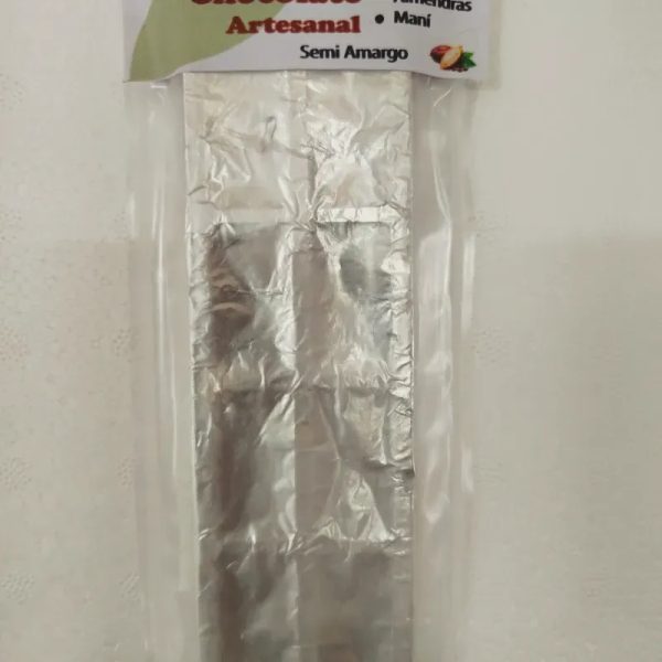 Tableta de chocolate rellena de maní