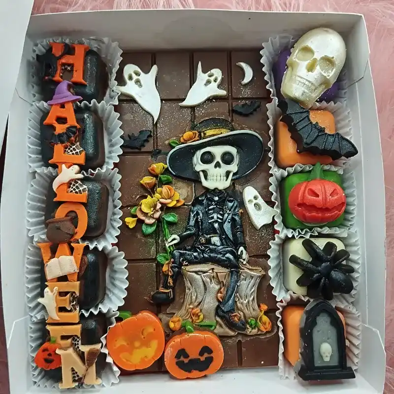 ️️Caja de bombones con tableta *"HAPPY HALLOWEEN"* ⚰️ 