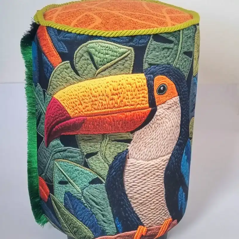 Puff Tucán