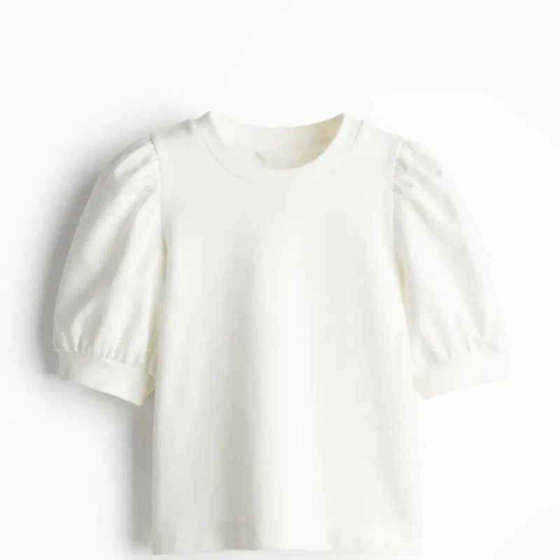 Blusa con mangas de bombillo