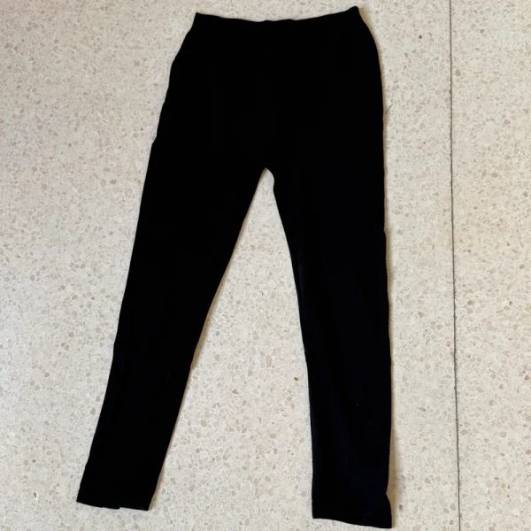 Pantalón negro corte recto