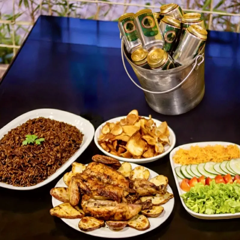 Pollo entero asado + 1 caja de cerveza