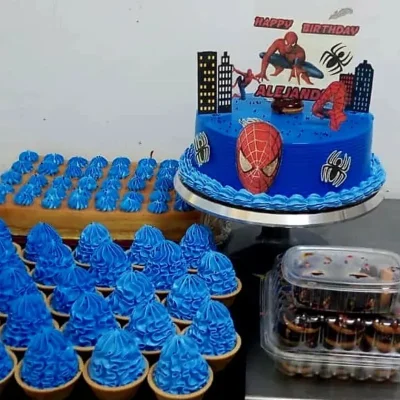 Kake con temática más bandeja de marquesita más tartaleta