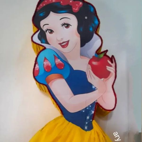 Piñatas con formas de personajes