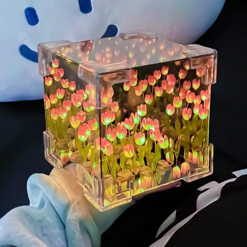 Cubo de tulipanes infinitos