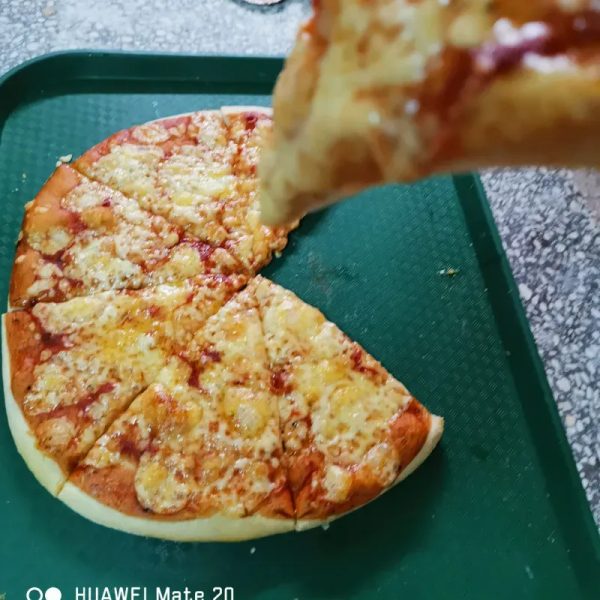 Pizza personal de queso