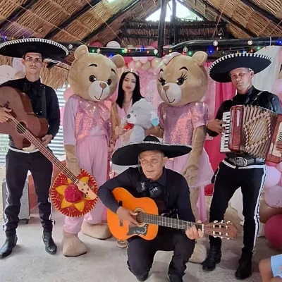 Combo 3️⃣ Mariachis 2️⃣ oso de Rosado 