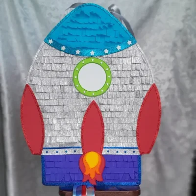 Piñata nave espacial astronauta