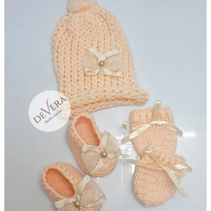 Conjunto gorro, manoplas y medias