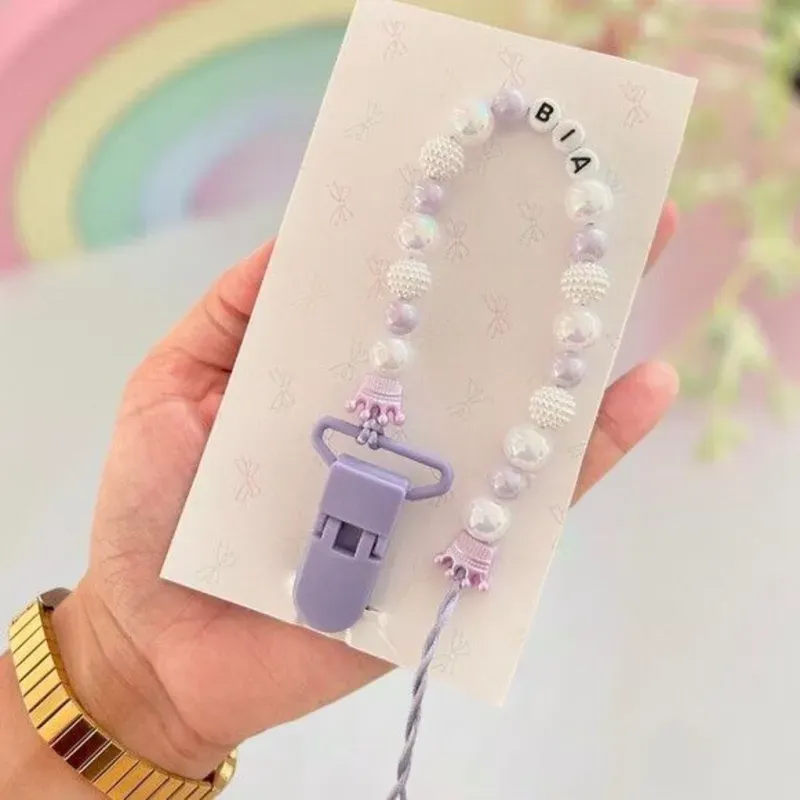 Chupetero para bebe hembra personalizado