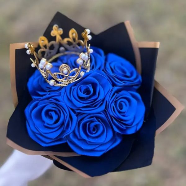 Ramo de 7 rosas eternas con corona