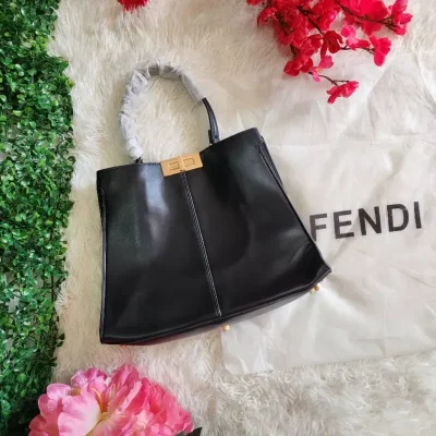 Cartera Fendi