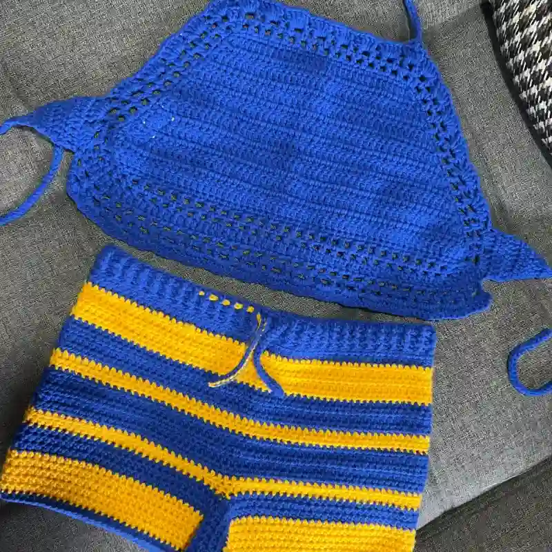 Conjunto azul y amarillo