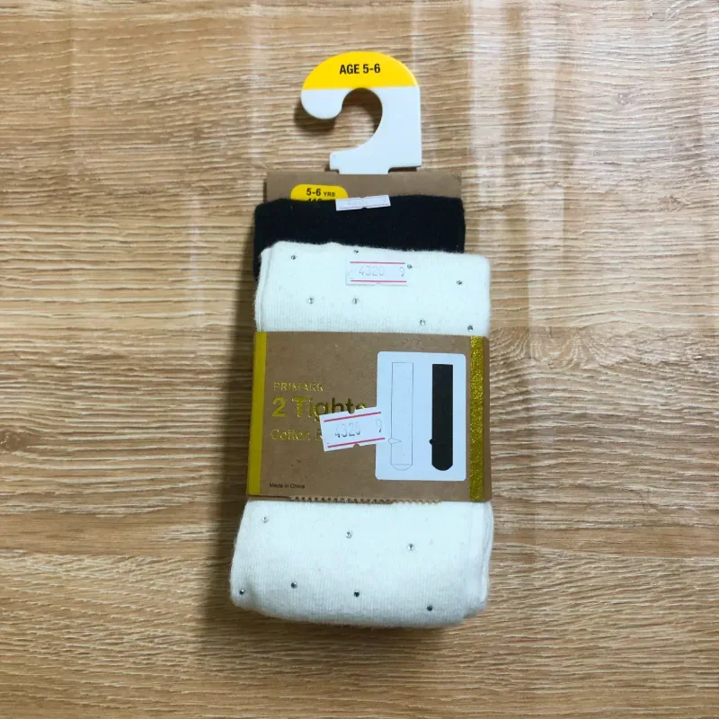 Medias pantis color negro y blanco