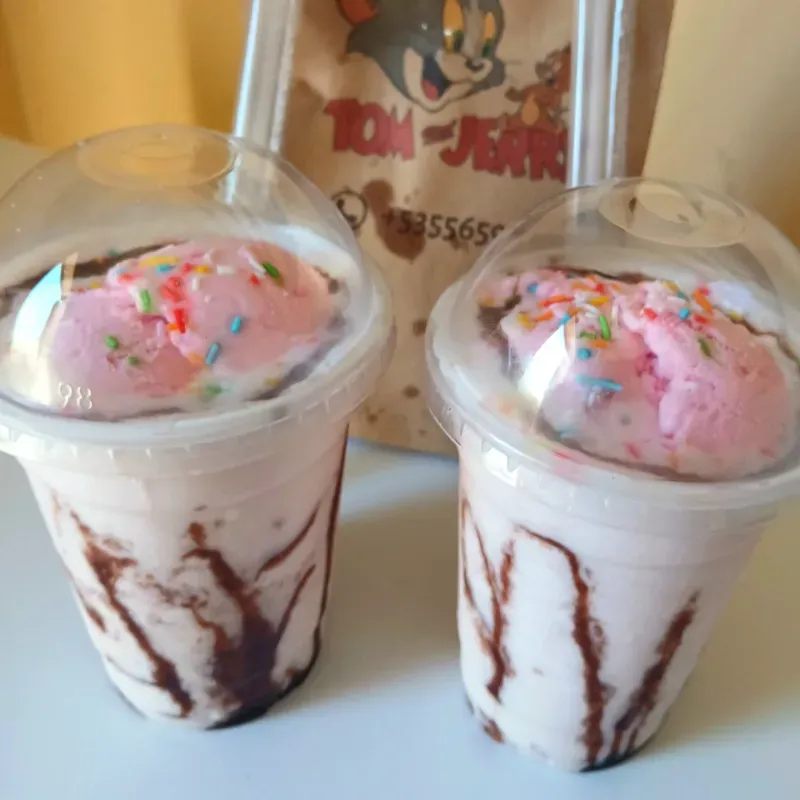 BATIDO DE  HELADO DE FRESA
