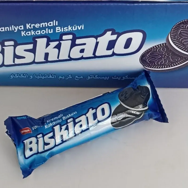 Galletas de Chocolate Rellenas con Crema de Vainilla