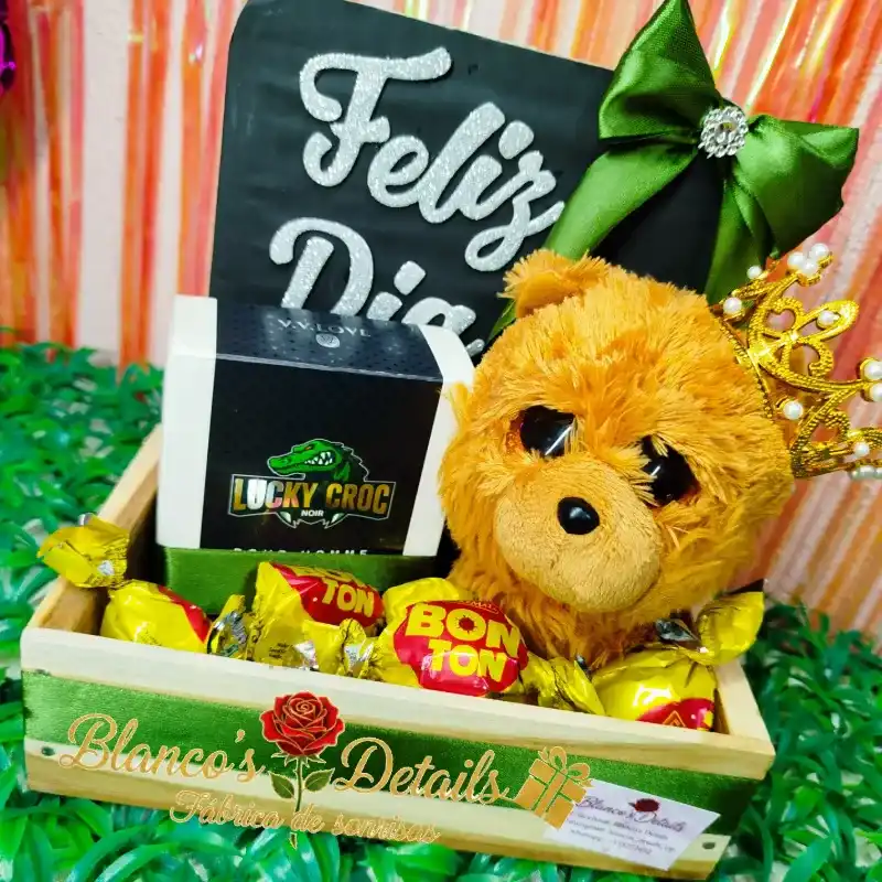 Caja de regalo con peluche