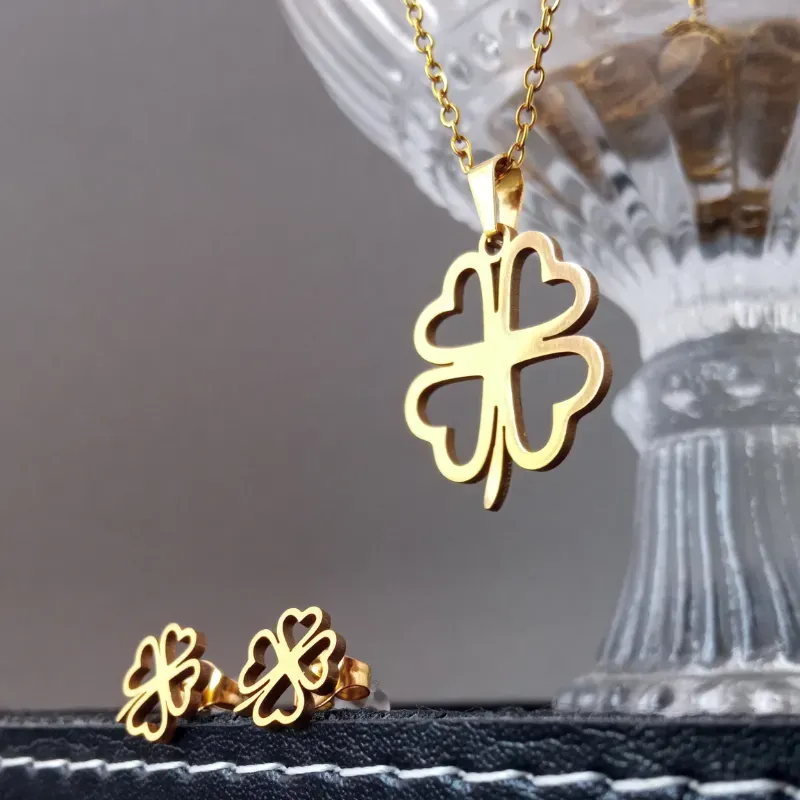 Set de Collar y Aretes 