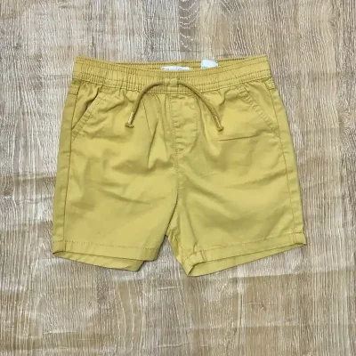 Short amarillo