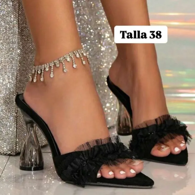 Zapatos de tacón con detalle en tela