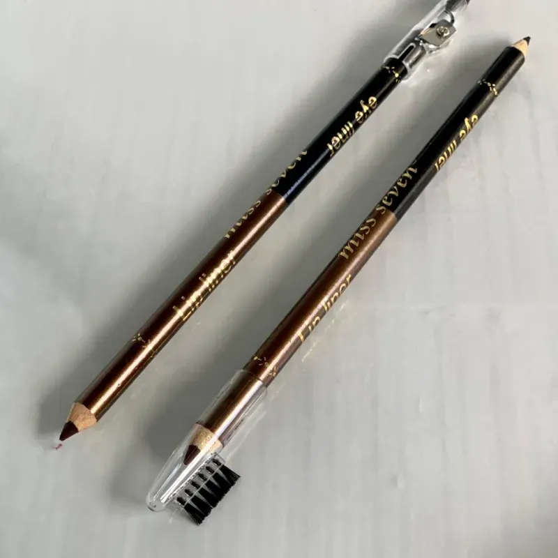 Lápiz de ojo y de labios