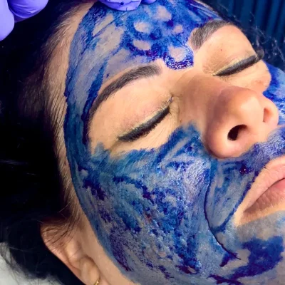 FACIAL CON MASAJE Y MASCARILLAS