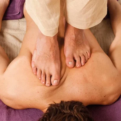 MASAJES AYURVÉDICOS (Masaje Chavutti Thirumal)